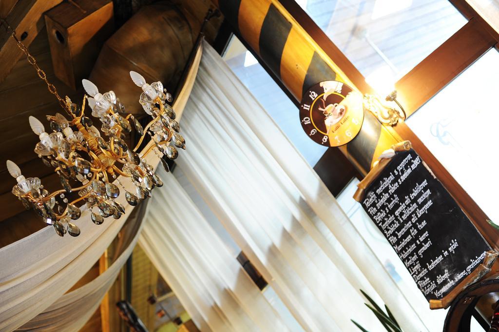 Garni Hotel Azur Ljubljana Buitenkant foto