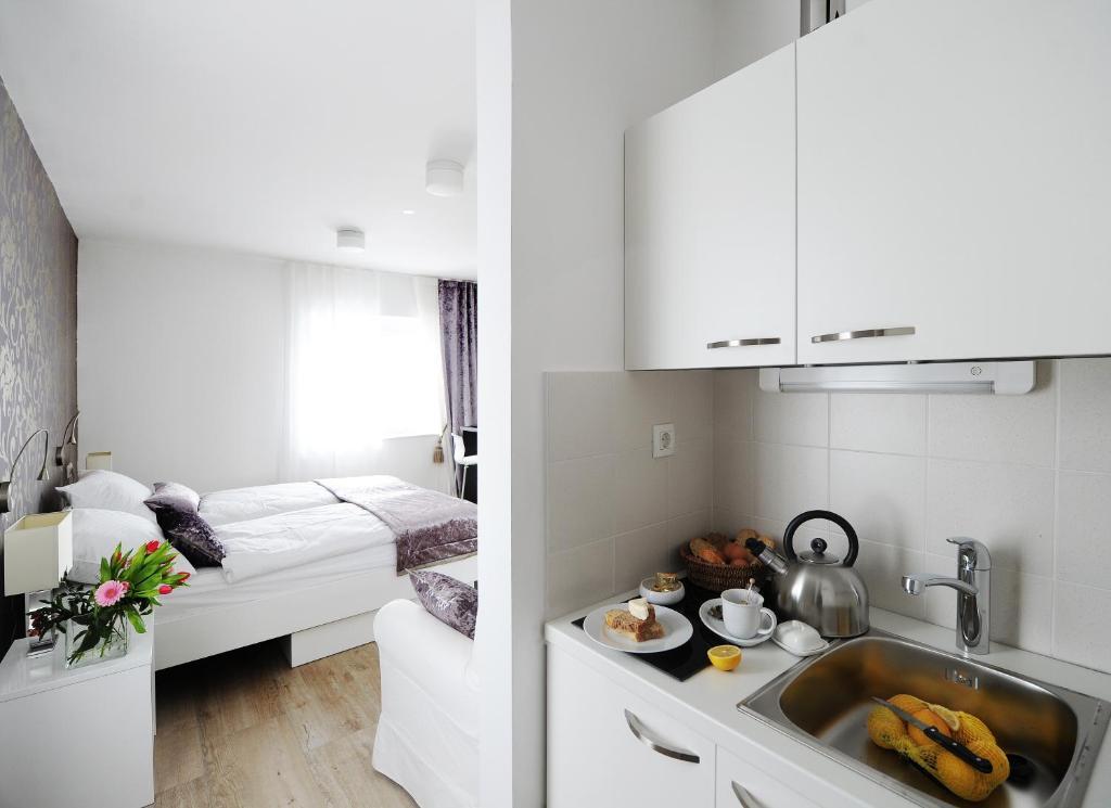 Garni Hotel Azur Ljubljana Kamer foto