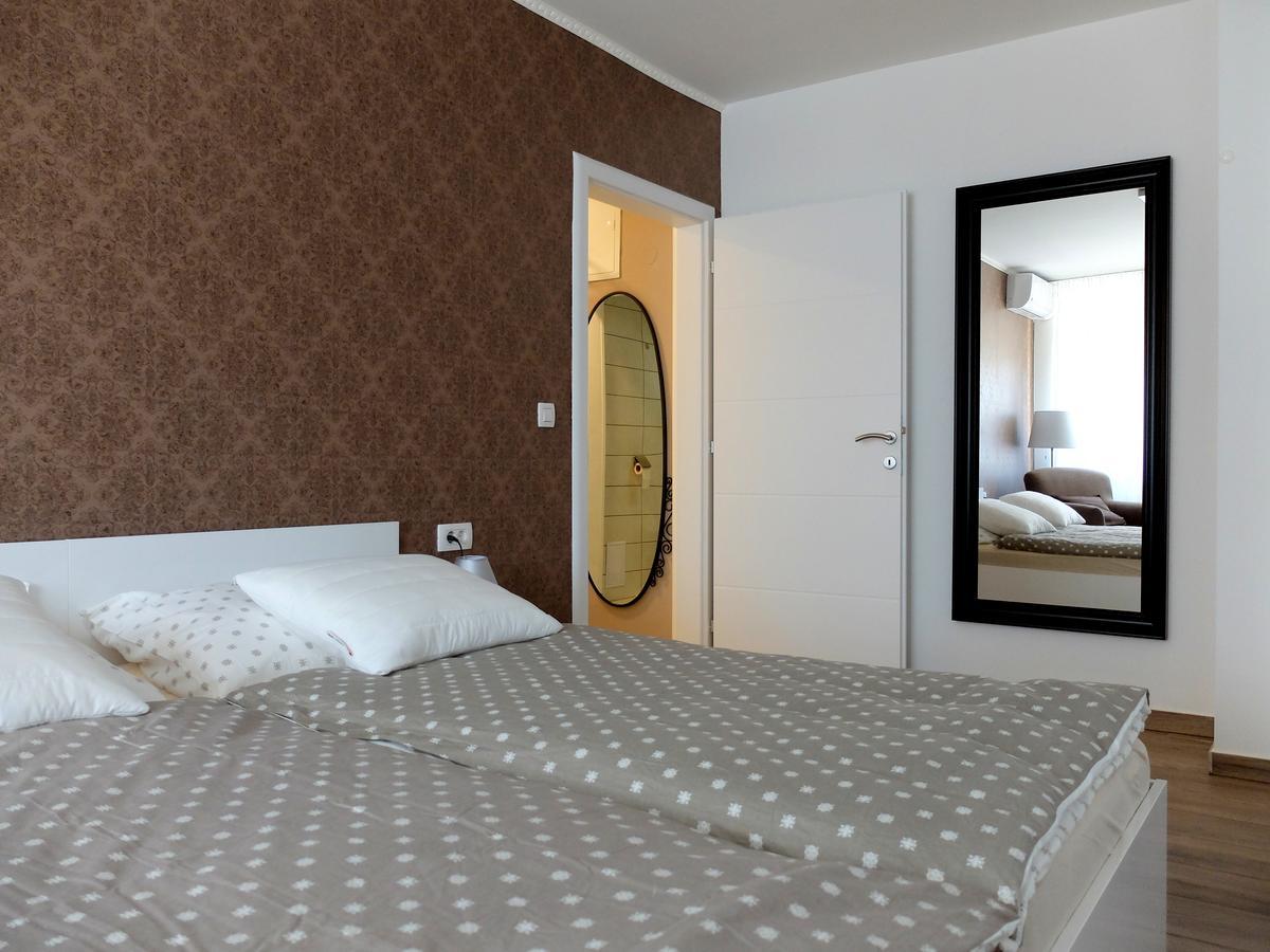 Garni Hotel Azur Ljubljana Buitenkant foto