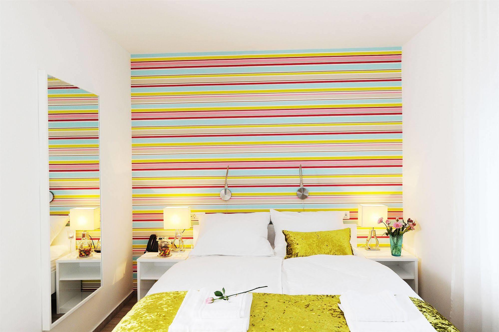 Garni Hotel Azur Ljubljana Buitenkant foto